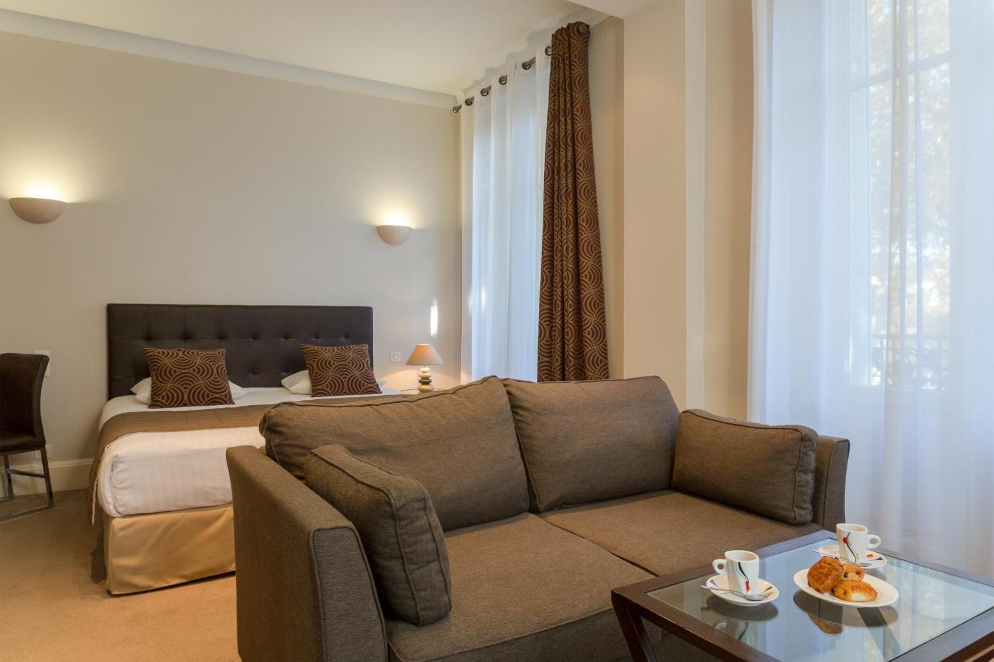 Hotel Les Nations The Originals Boutique Vichy Buitenkant foto