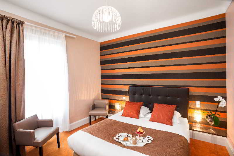 Hotel Les Nations The Originals Boutique Vichy Buitenkant foto